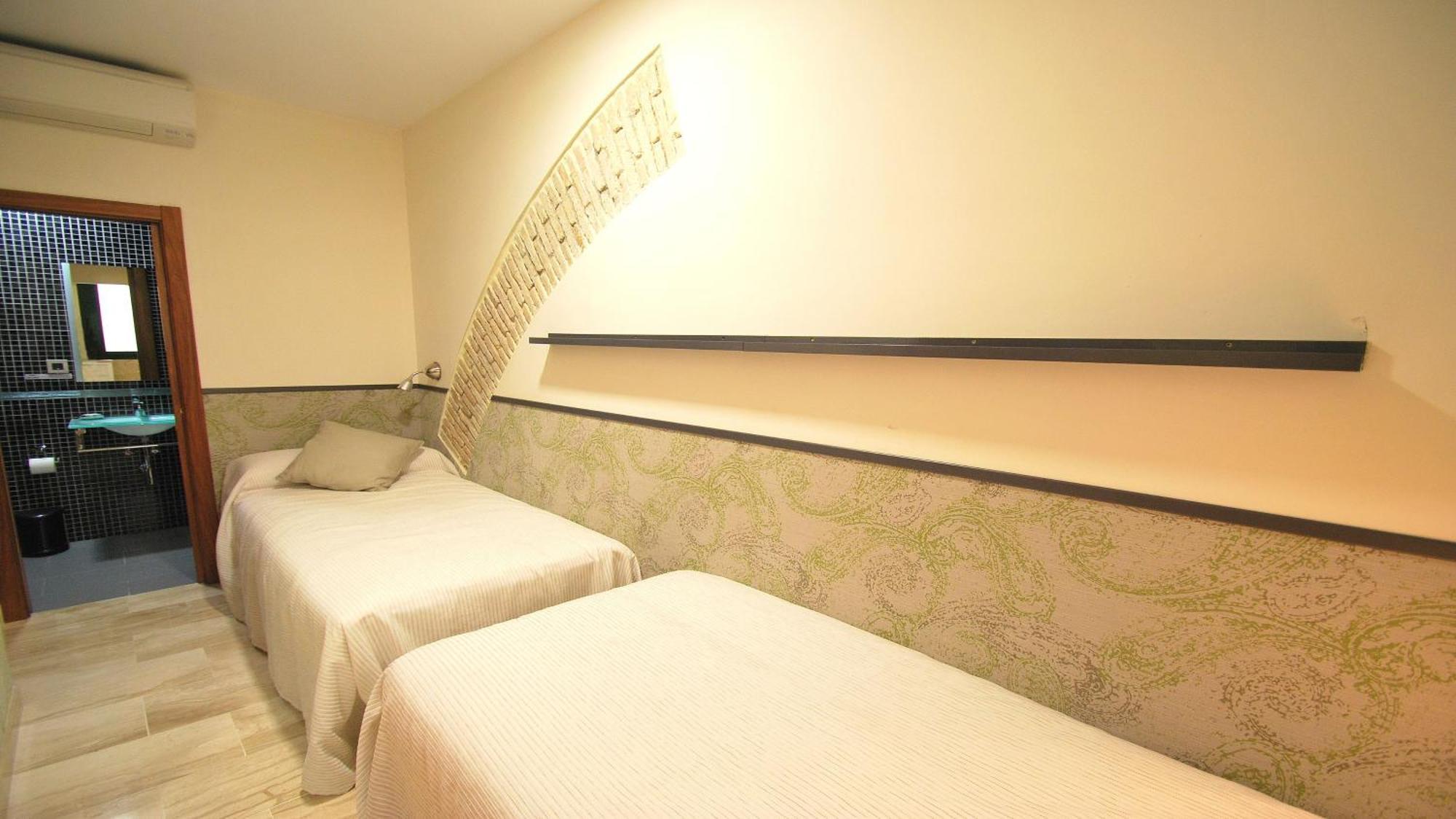 Apartamentos Living Sevilla Centro Maestranza Bagian luar foto