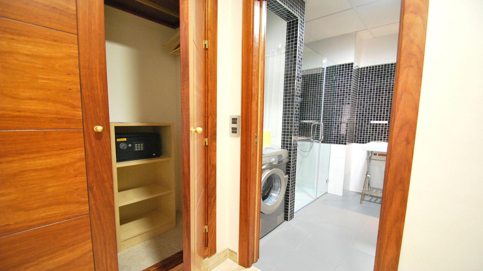 Apartamentos Living Sevilla Centro Maestranza Bagian luar foto